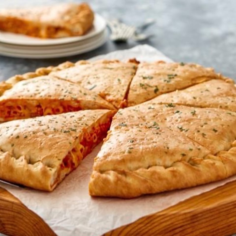Stuffed Pizza Delights: Italian Cuisine Highlight